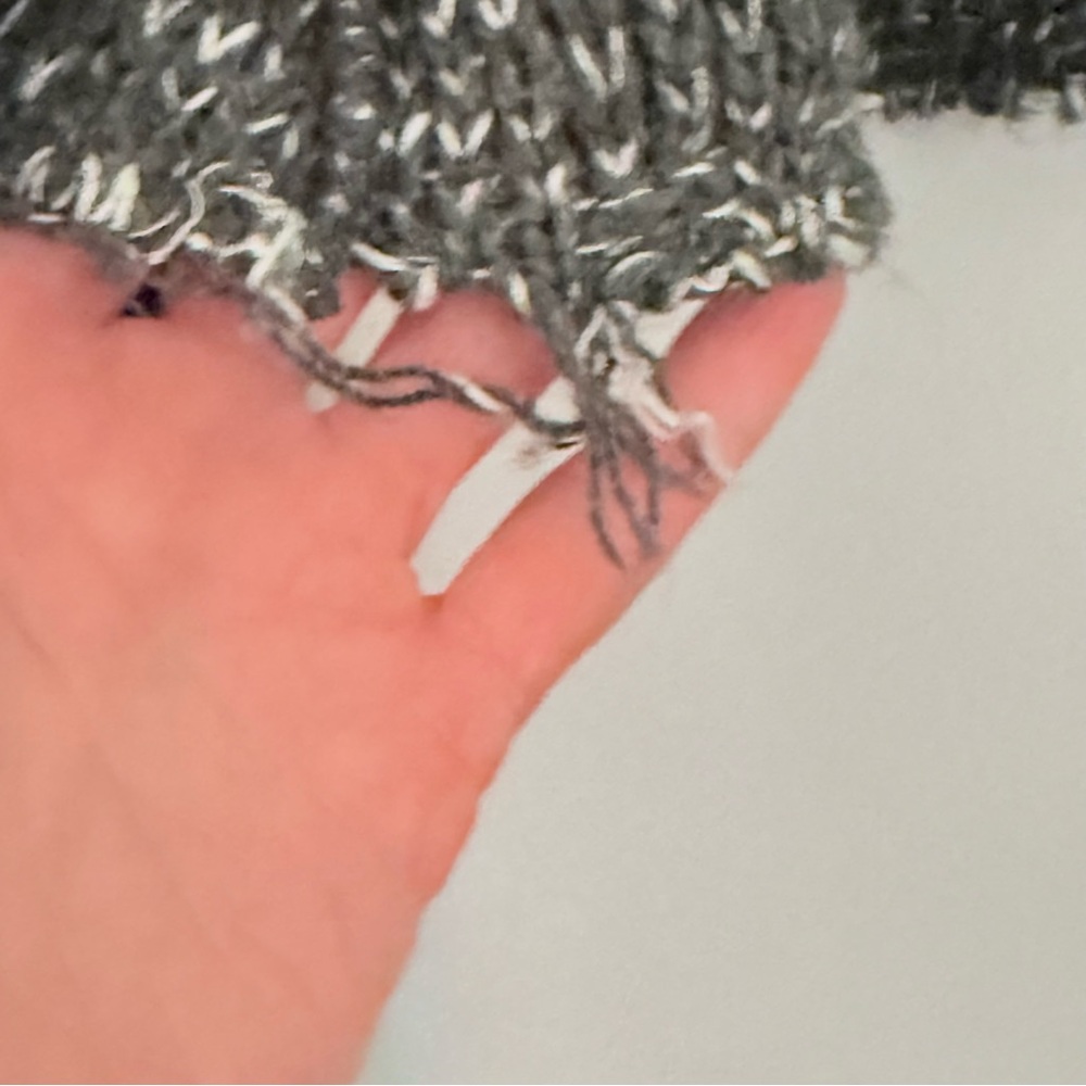 Forever 21 Marled Grey/White Cropped Knit Sweater - Picture 9 of 9